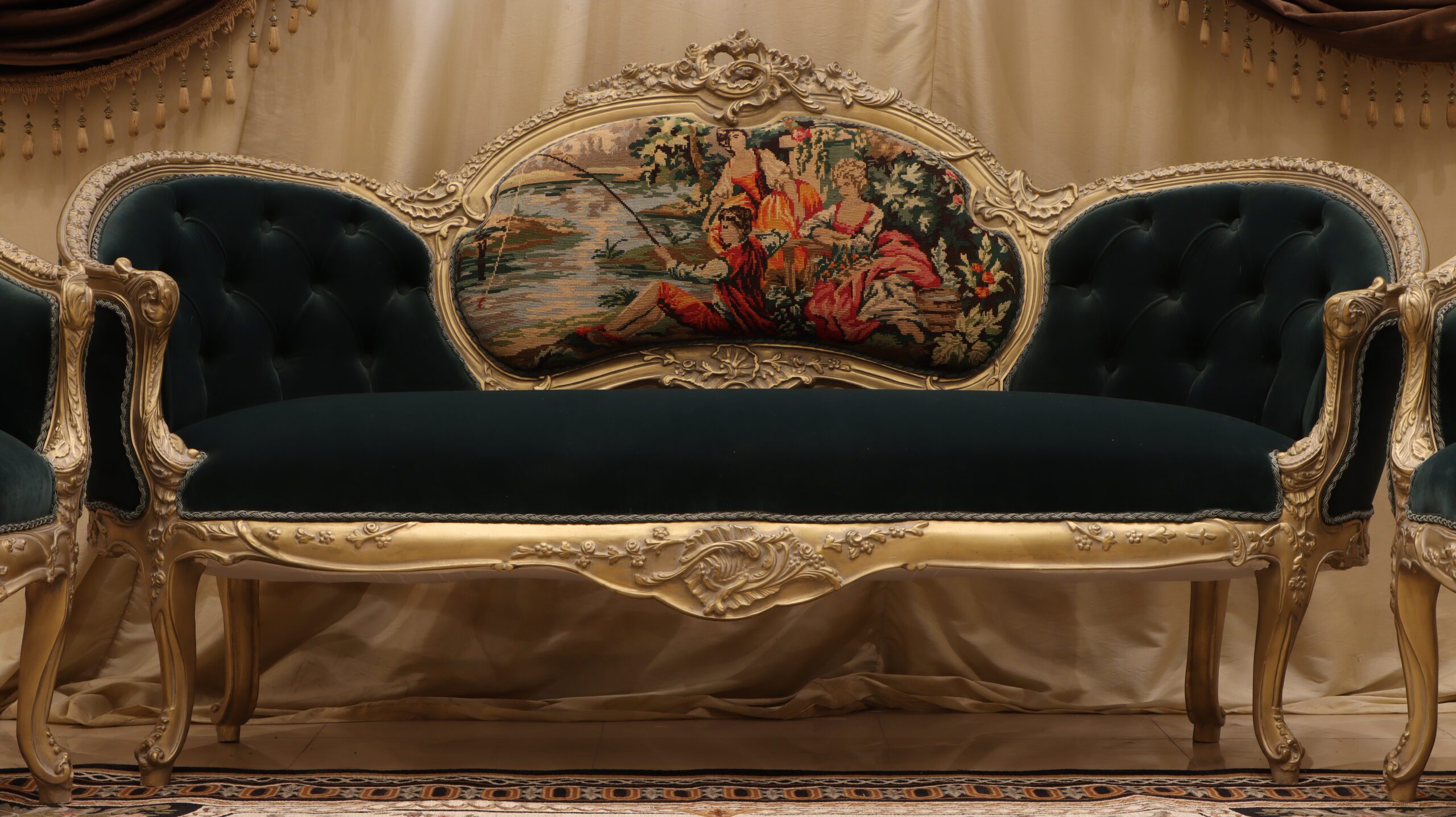victorian style couch